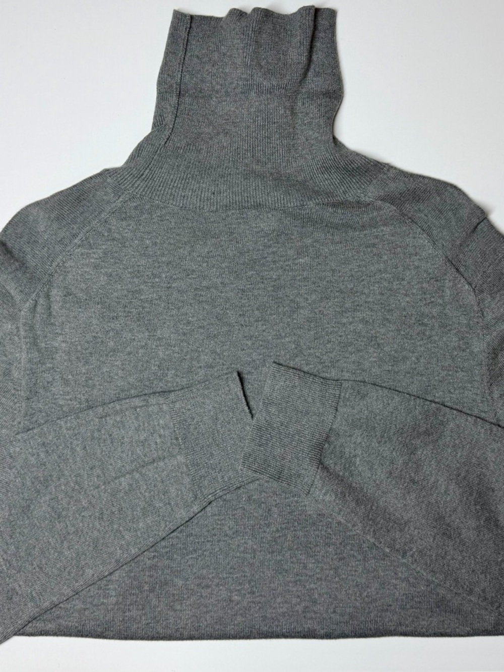 GUESS Women’s Dark Heather Grey Turtleneck Sweater 100% Cotton Size L - Picture 3 of 7